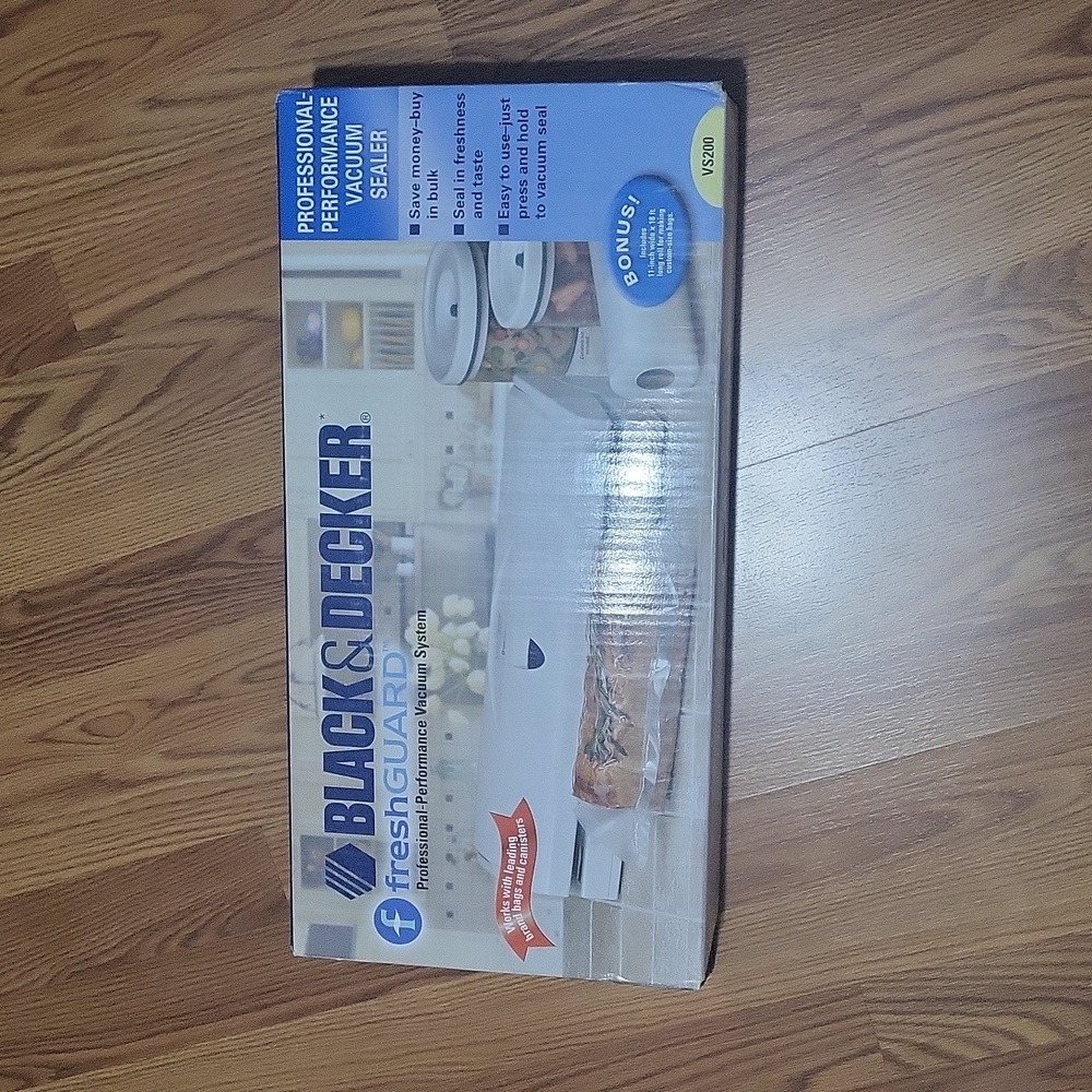Black and Decker freshguard professional performance food vacuum system in box